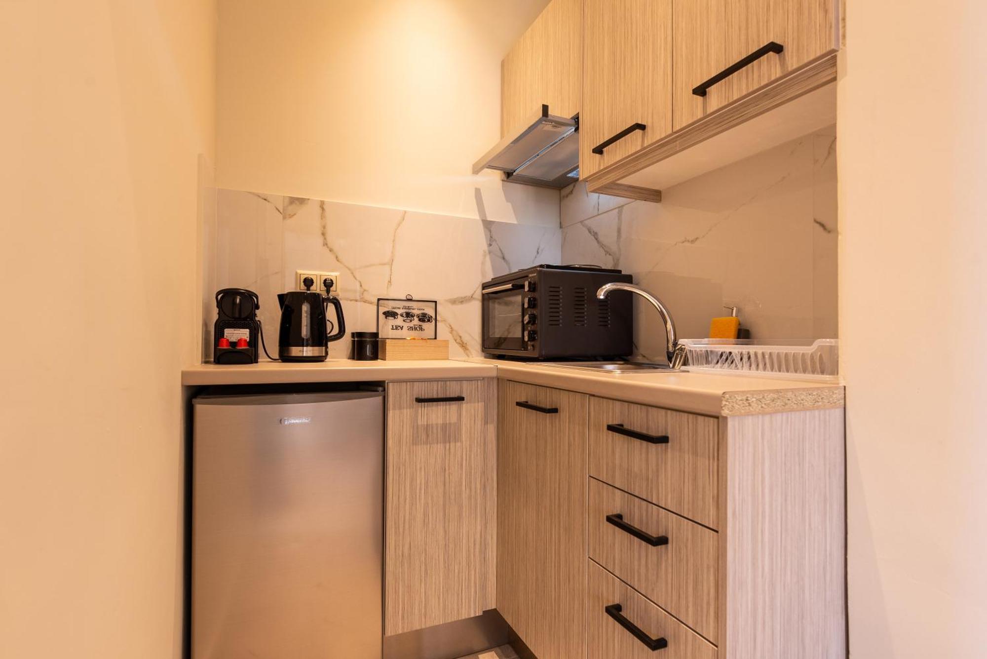 Demi'S Apartments Near Athen'S Airport Artemi Extérieur photo